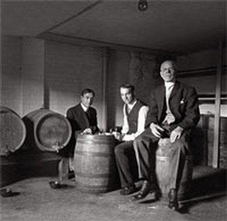 Men on Barrels, Blanchard